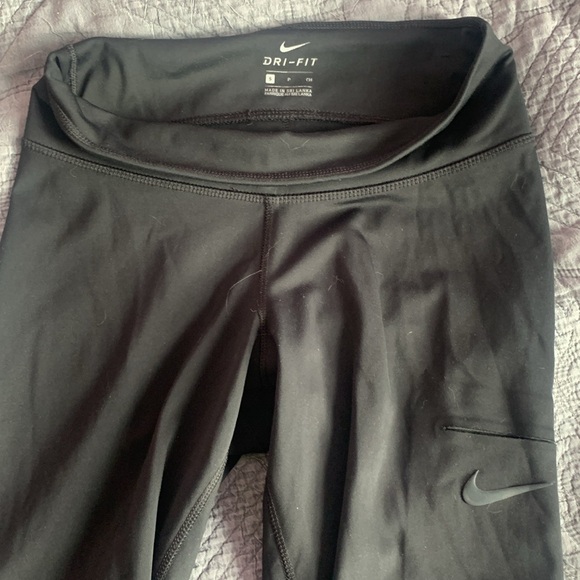 Nike Dri-Fit Capri leggings - Picture 2 of 3